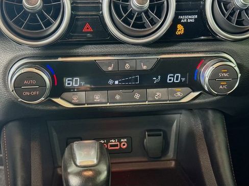 Used 2025 Nissan Sentra SR w/ SR Premium Package FWD image 19