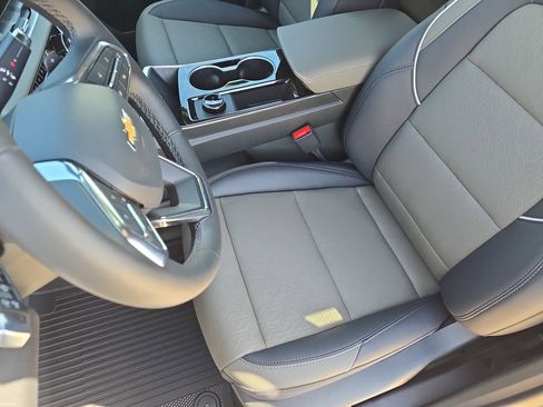 New 2026 Chevrolet Equinox LT w/ Convenience Package II FWD image 15