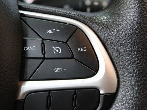 Used 2018 Jeep Compass Sport image 19