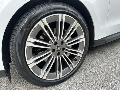 Used 2024 Land Rover Range Rover Sport SE image 9