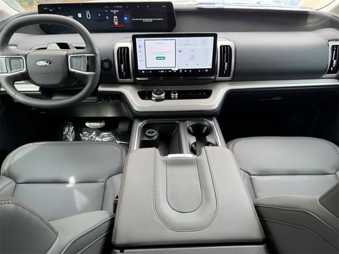 New 2025 Ford Expedition Max Active image 32