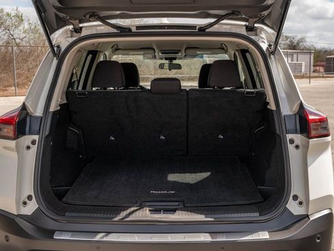 Used 2021 Nissan Rogue SV image 23