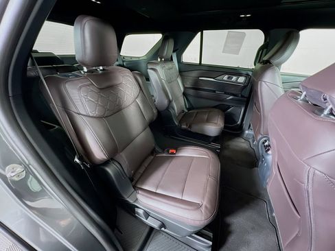 New 2026 Ford Explorer Platinum w/ LUX Leather Package AWD/4WD image 18