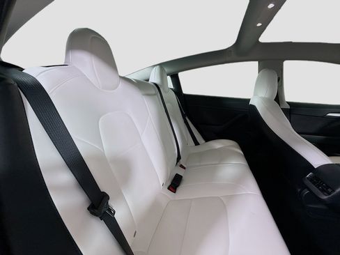 Used 2021 Tesla Model 3 Standard Range Plus image 26