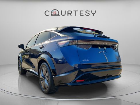 Used 2023 Nissan Ariya FWD image 3