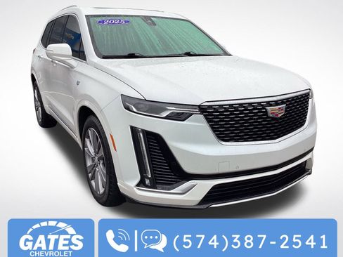 Used 2025 Cadillac XT6 Premium Luxury image 1