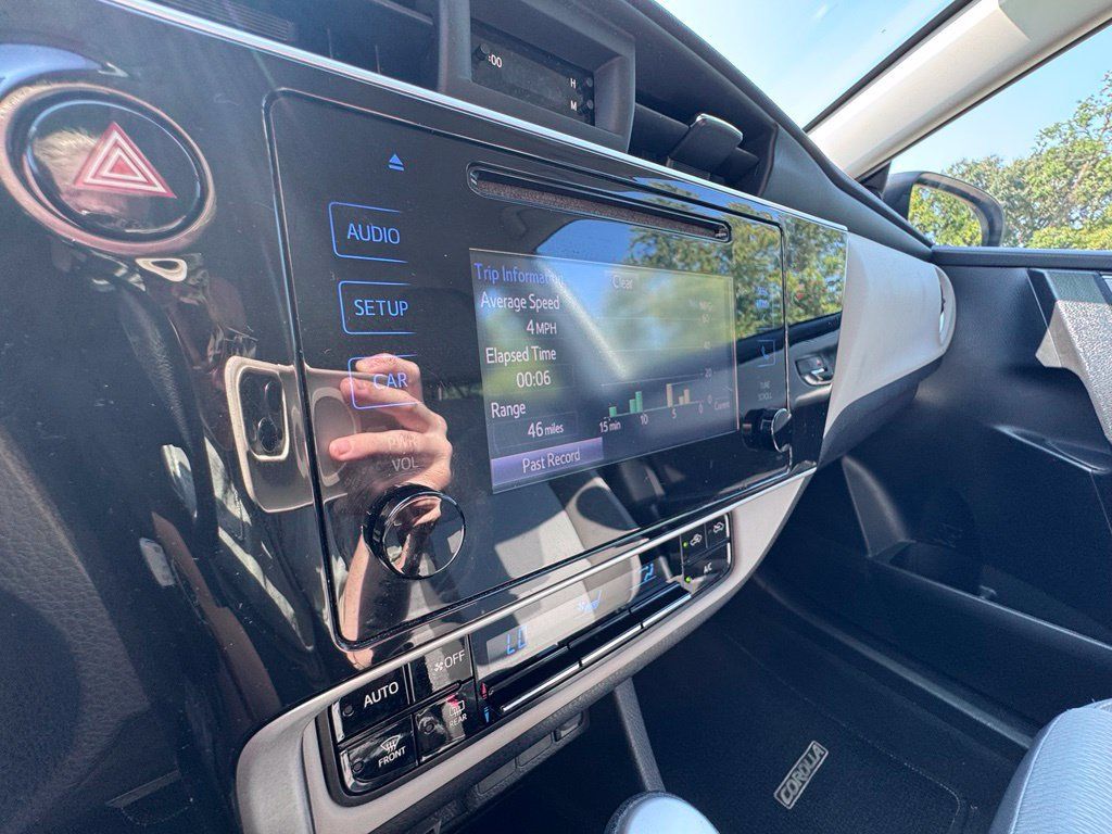 Used 2019 Toyota Corolla LE FWD image 31