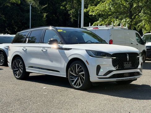 New 2026 Lincoln Aviator Black Label w/ Black Label Special Edition AWD/4WD image 1