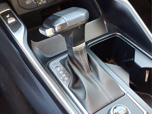 Used 2024 Kia Sorento S image 13