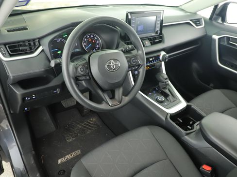 Used 2022 Toyota RAV4 XLE w/ Convenience Package image 8