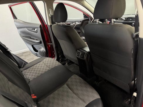 Used 2021 Nissan Rogue Sport SV image 48