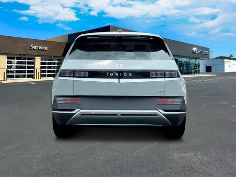 New 2024 Hyundai Ioniq 5 SE AWD/4WD image 7
