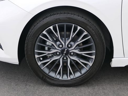 Used 2023 Kia Forte GT-Line FWD image 9