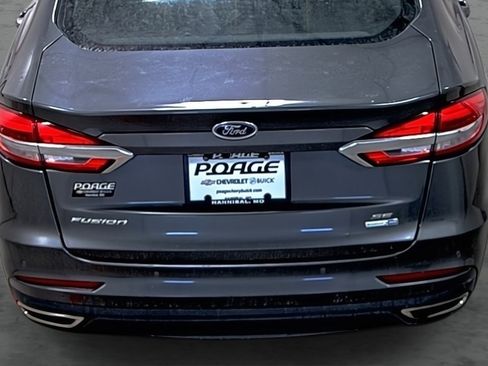 Used 2019 Ford Fusion SE image 11