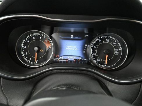 Used 2020 Jeep Cherokee Limited image 37