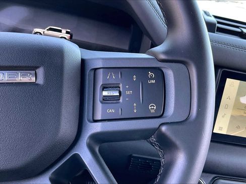 Used 2024 Land Rover Defender 110 X-Dynamic SE image 21