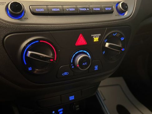 Used 2020 Hyundai Accent SE image 15