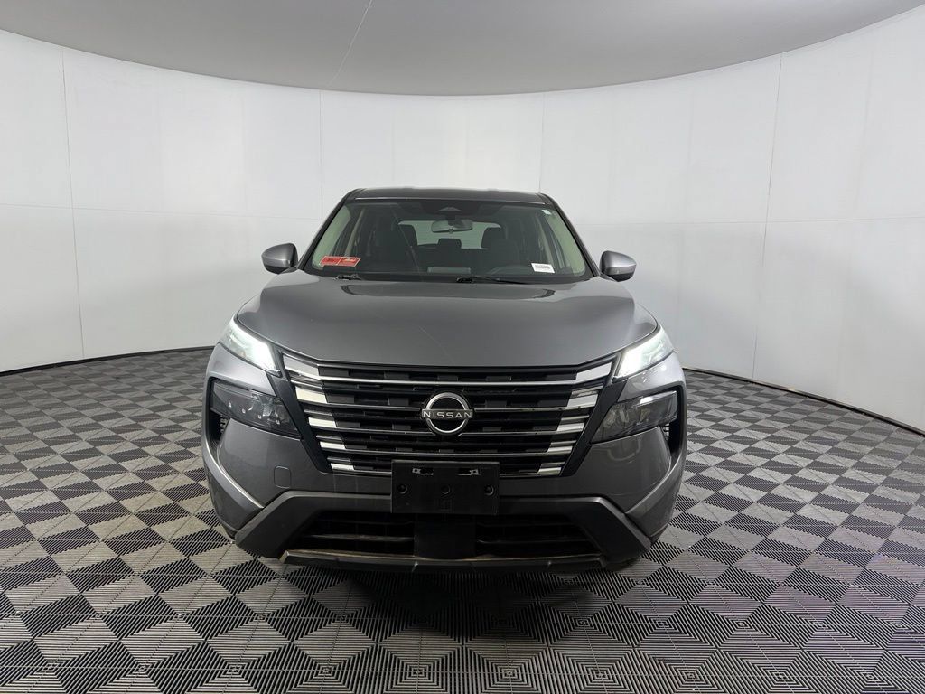 Used 2025 Nissan Rogue SV AWD/4WD image 9