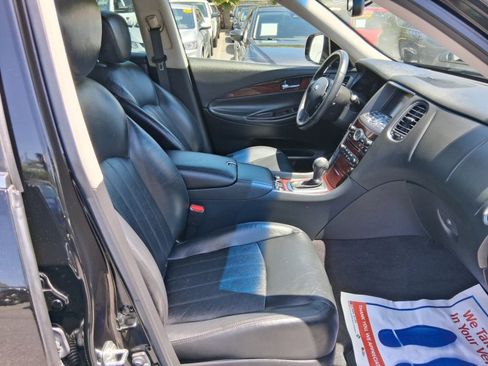 Used 2017 INFINITI QX50 2WD w/ Technology Package image 8