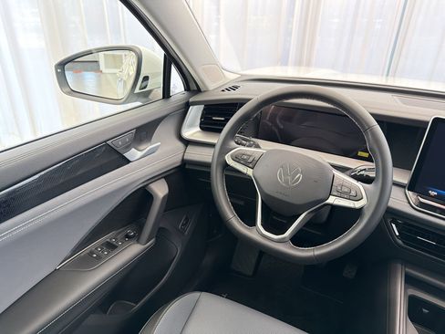 New 2026 Volkswagen Tiguan SE image 27