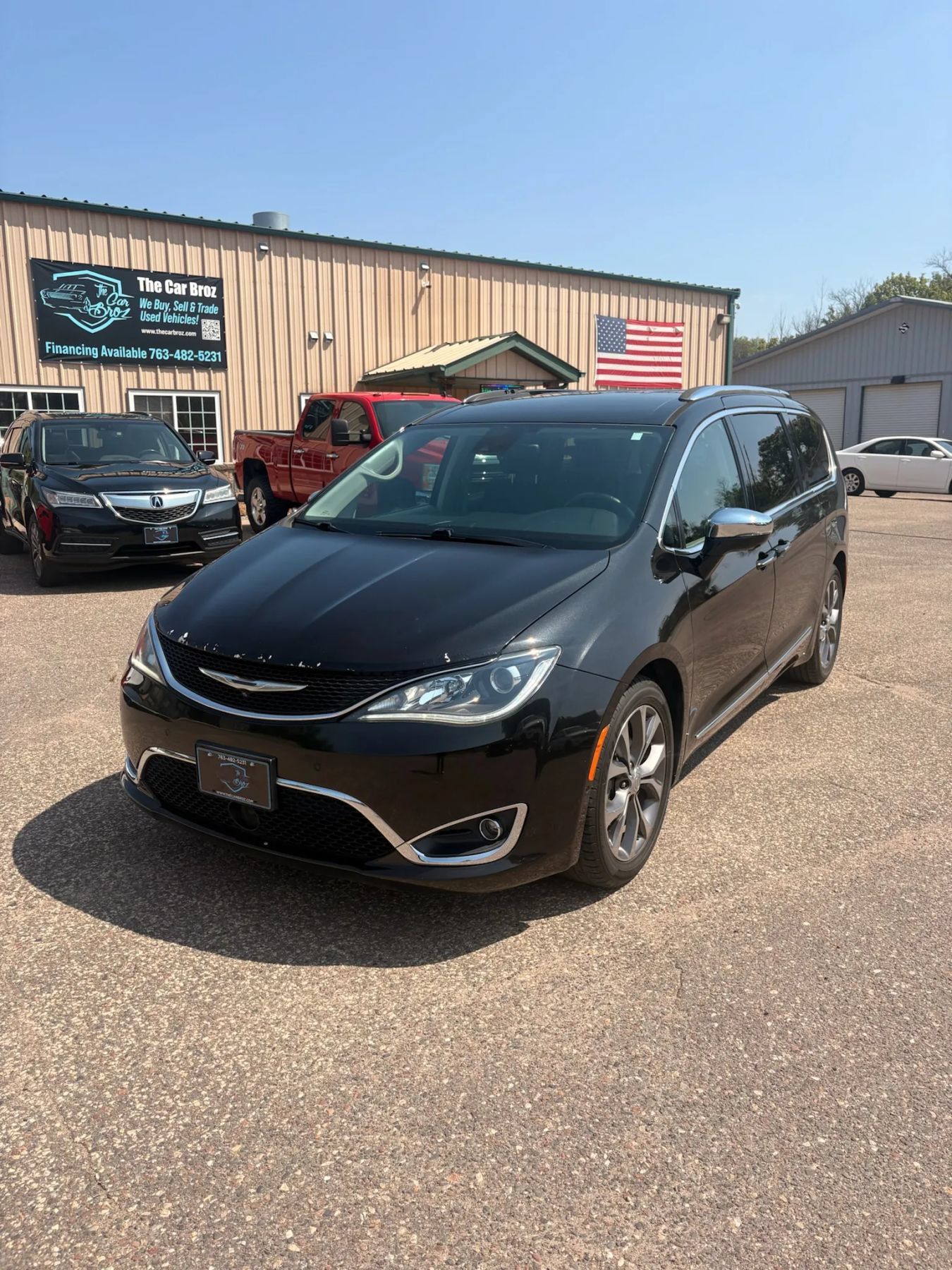 Used 2017 Chrysler Pacifica Limited w/ Advanced Safetytec Group FWD image 1
