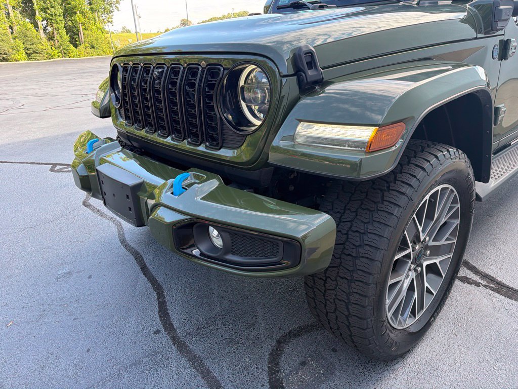 Used 2024 Jeep Wrangler High Altitude AWD/4WD image 16