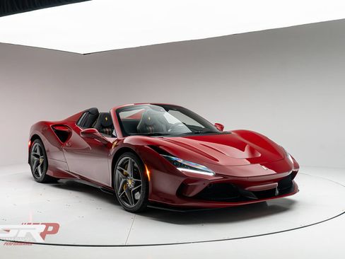 Used 2022 Ferrari F8 Tributo RWD image 1