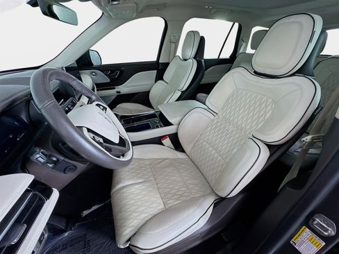 Used 2023 Lincoln Aviator Black Label w/ Dynamic Handling Package image 12