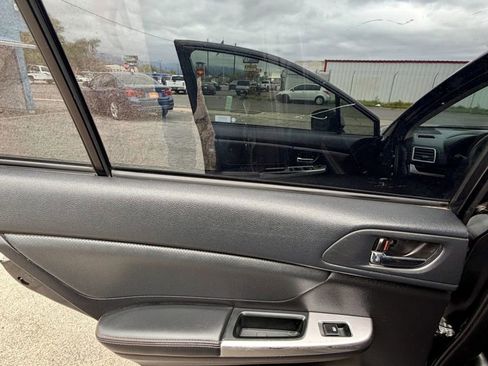 Used 2016 Subaru Crosstrek 2.0i Limited image 24