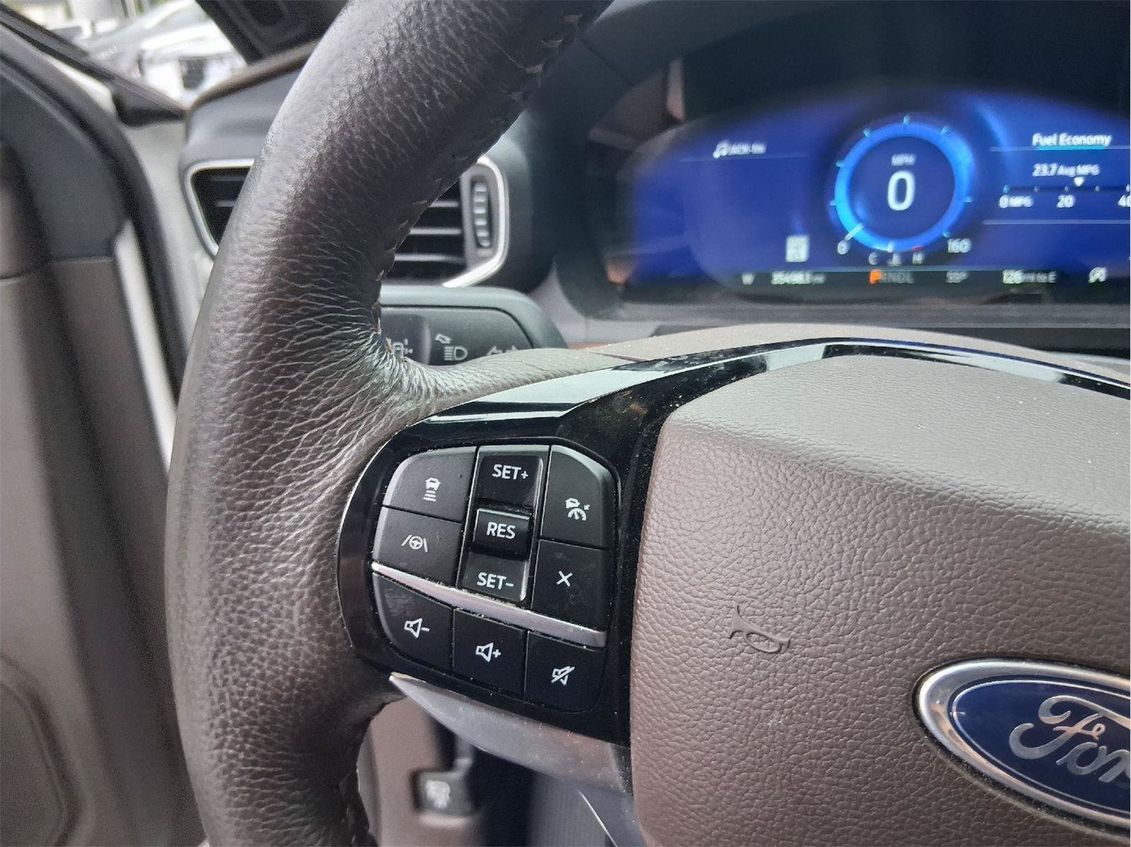 Used 2024 Ford Explorer King Ranch w/ Technology Package RWD image 22