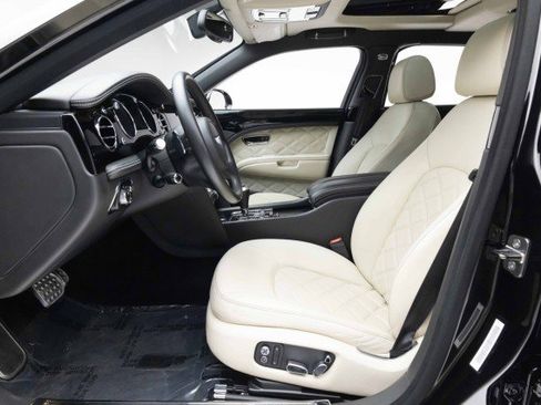 Used 2014 Bentley Mulsanne image 22