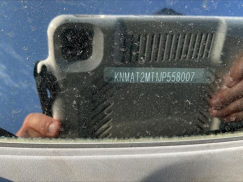 Used 2018 Nissan Rogue S image 32