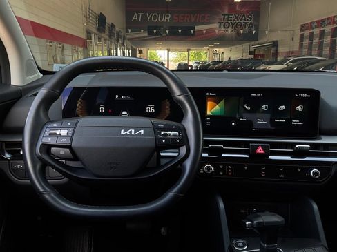 Used 2026 Kia Sportage LX FWD image 13