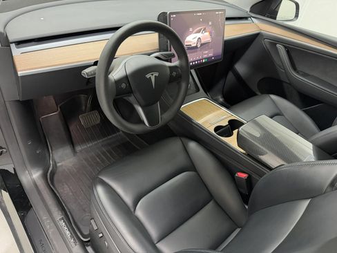 Used 2024 Tesla Model Y Long Range AWD/4WD image 58