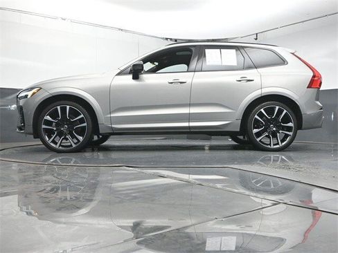 Used 2023 Volvo XC60 B5 Ultimate w/ Protection Package Premier FWD image 36