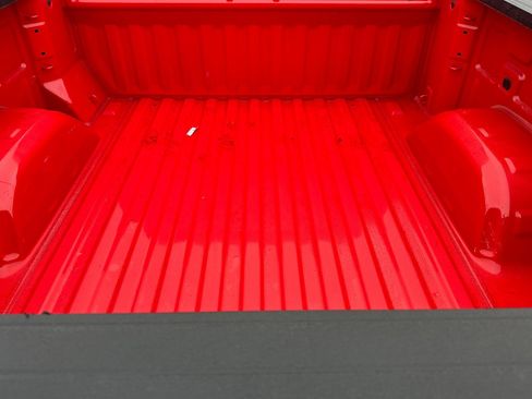 Used 2025 Chevrolet Silverado 1500 Custom image 17