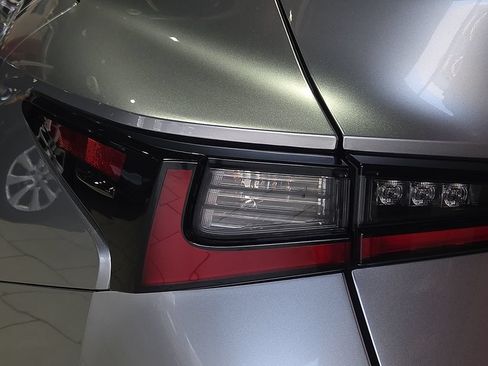 Used 2022 Lexus IS 350 F Sport w/ Accessory Package RWD image 11
