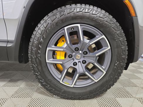 Used 2023 Rivian R1T Adventure AWD/4WD image 11