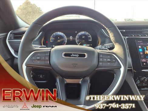 New 2025 Jeep Grand Cherokee Altitude w/ Trailer Tow Package image 13