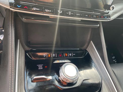 Used 2024 Jeep Wagoneer Series II image 14