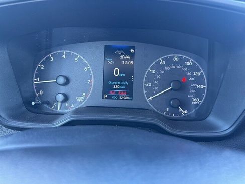 Used 2025 Toyota Corolla LE image 11