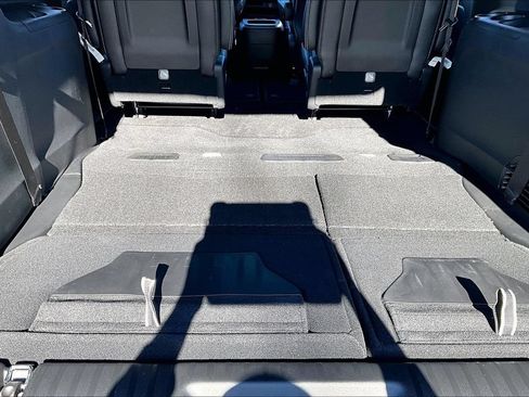 New 2026 Chrysler Pacifica Select FWD image 33
