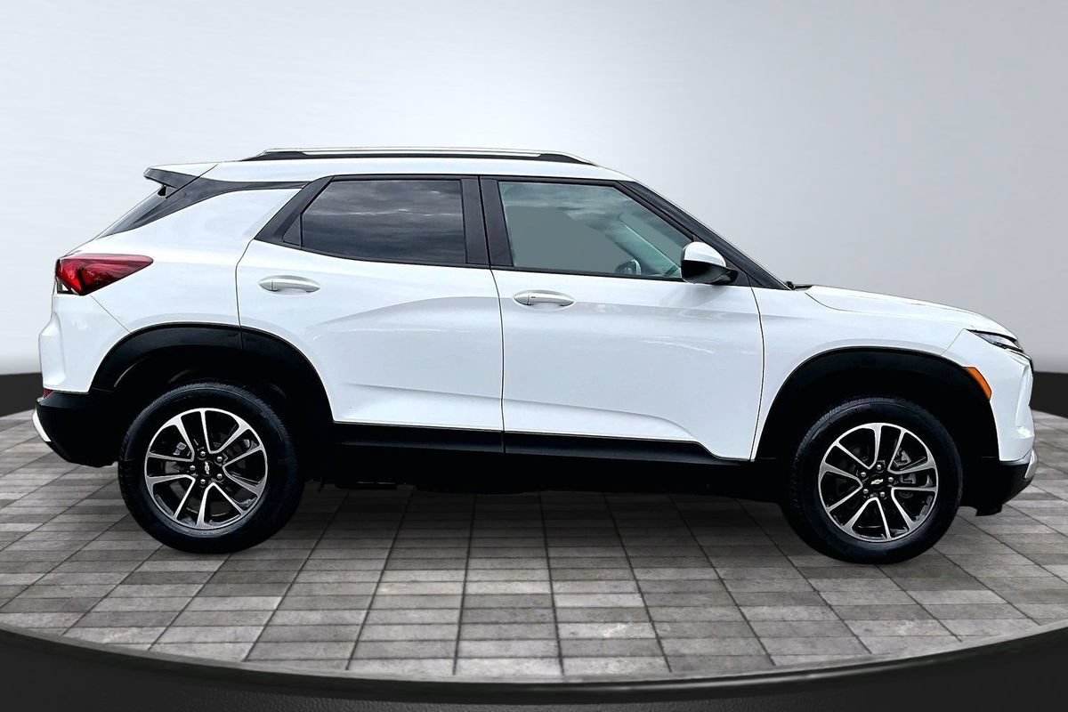 Used 2024 Chevrolet TrailBlazer LT FWD image 8