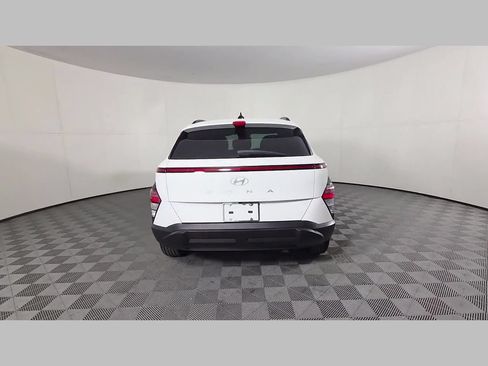Used 2024 Hyundai Kona SEL FWD image 40