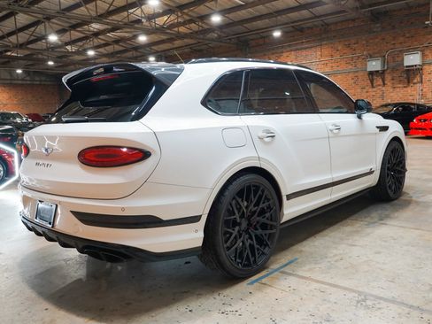 Used 2022 Bentley Bentayga AWD/4WD image 16
