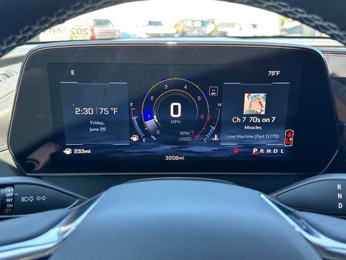 Used 2026 Chevrolet Traverse LT w/ Driver Confidence Package FWD image 25