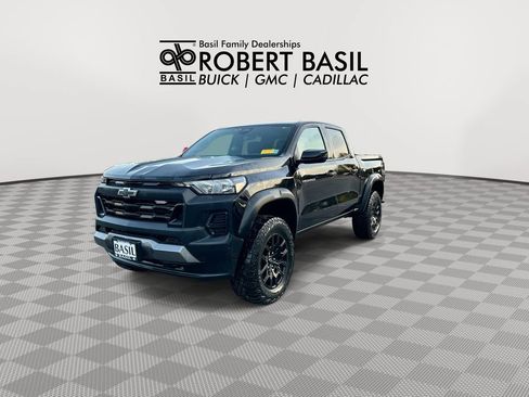 Used 2023 Chevrolet Colorado Trail Boss AWD/4WD image 4