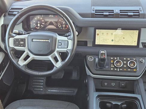 Used 2020 Land Rover Defender 110 First Edition image 26