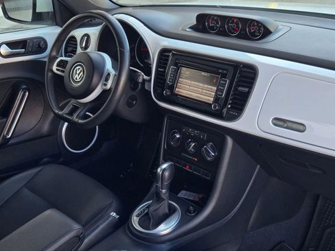 Used 2015 Volkswagen Beetle TDI FWD image 23