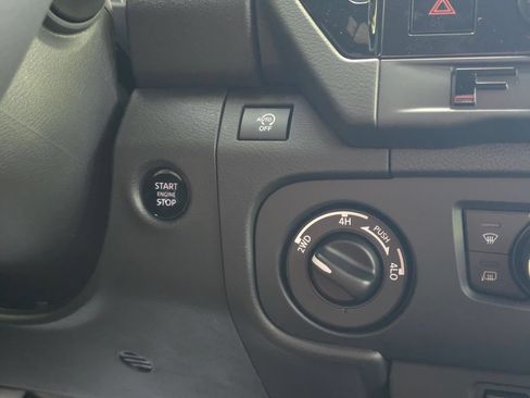 New 2026 Nissan Frontier SV w/ SV Convenience Package AWD/4WD image 21
